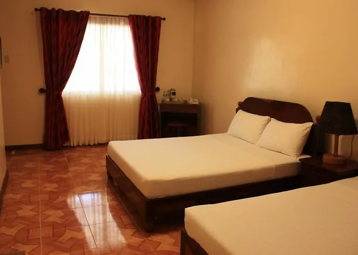 Hotel Hagnaya And Restaurant 3*