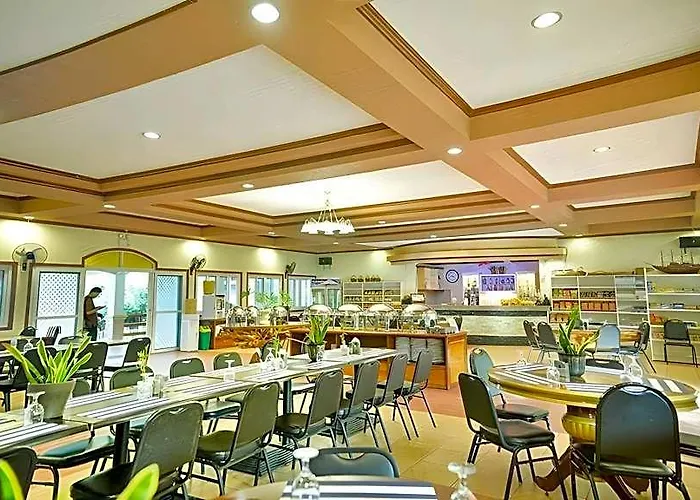 Hotel Hagnaya And Restaurant 3*