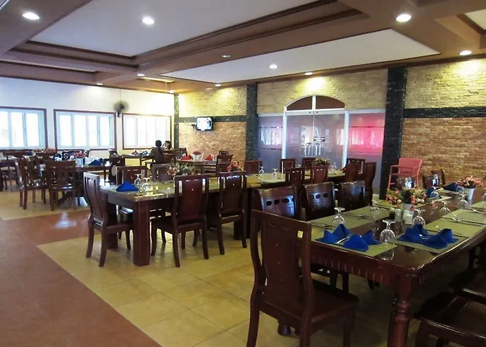 Hotel Hagnaya And Restaurant 3*